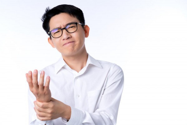 突然腕に痺れを感じた方が見るブログ②。病院を悩んでる方へサムネイル