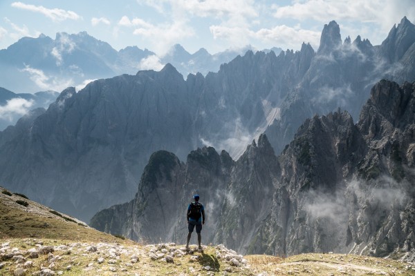 登山中の足裏の痛みを防ぐには？かかと・土踏まずの負担を減らすポイント！サムネイル
